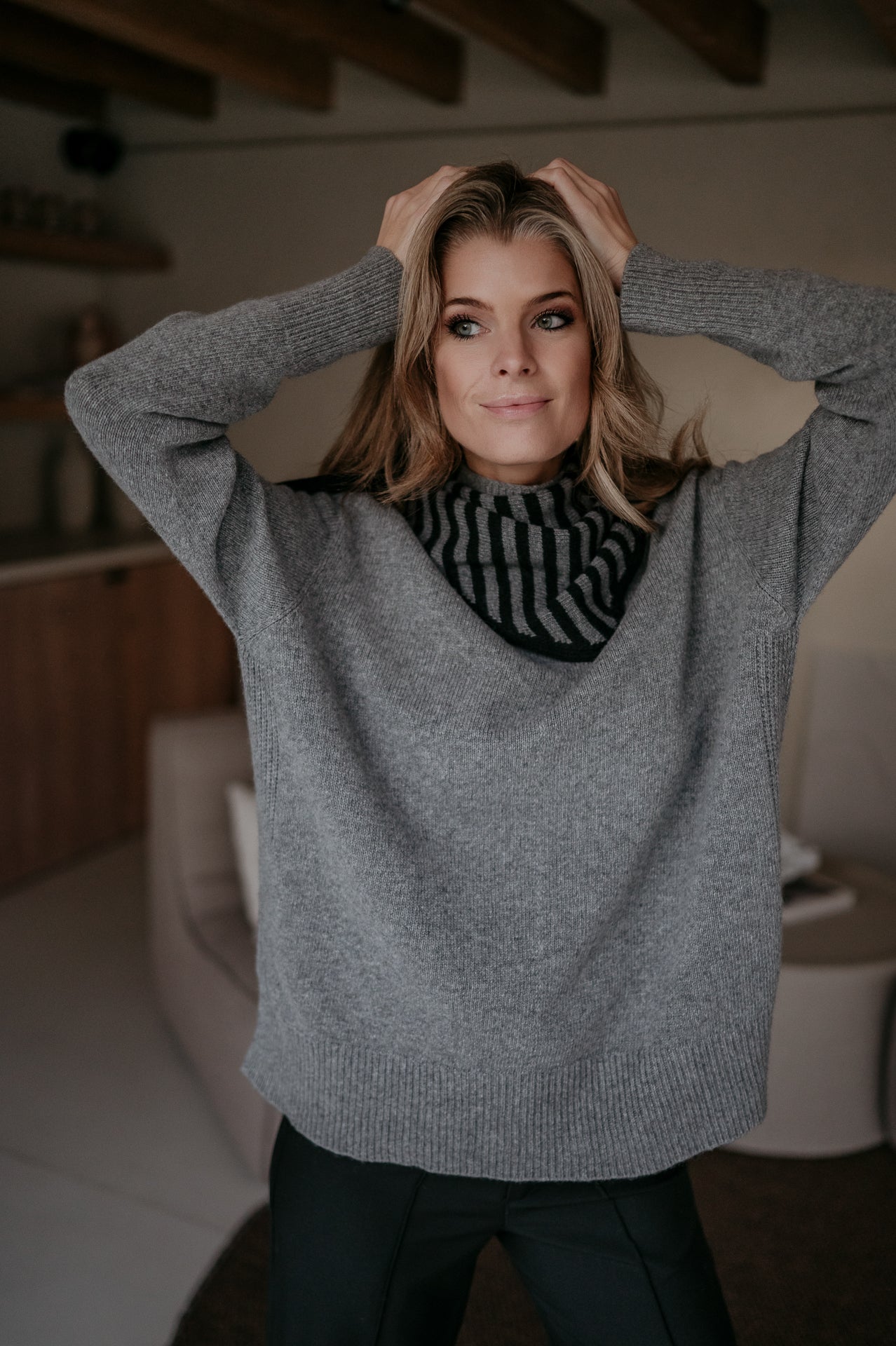 Atture scarf I Black & Grey