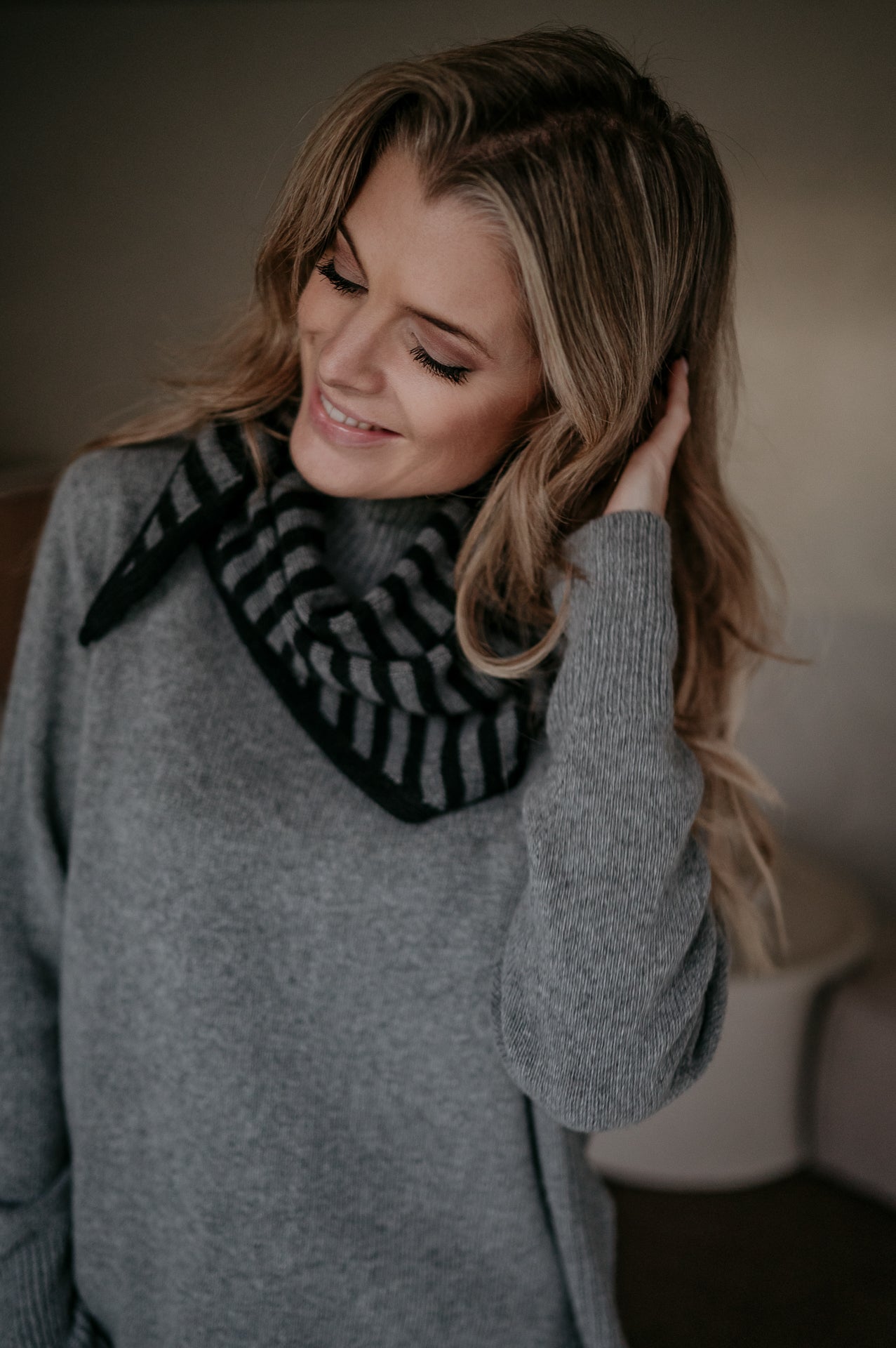 Atture scarf I Black & Grey