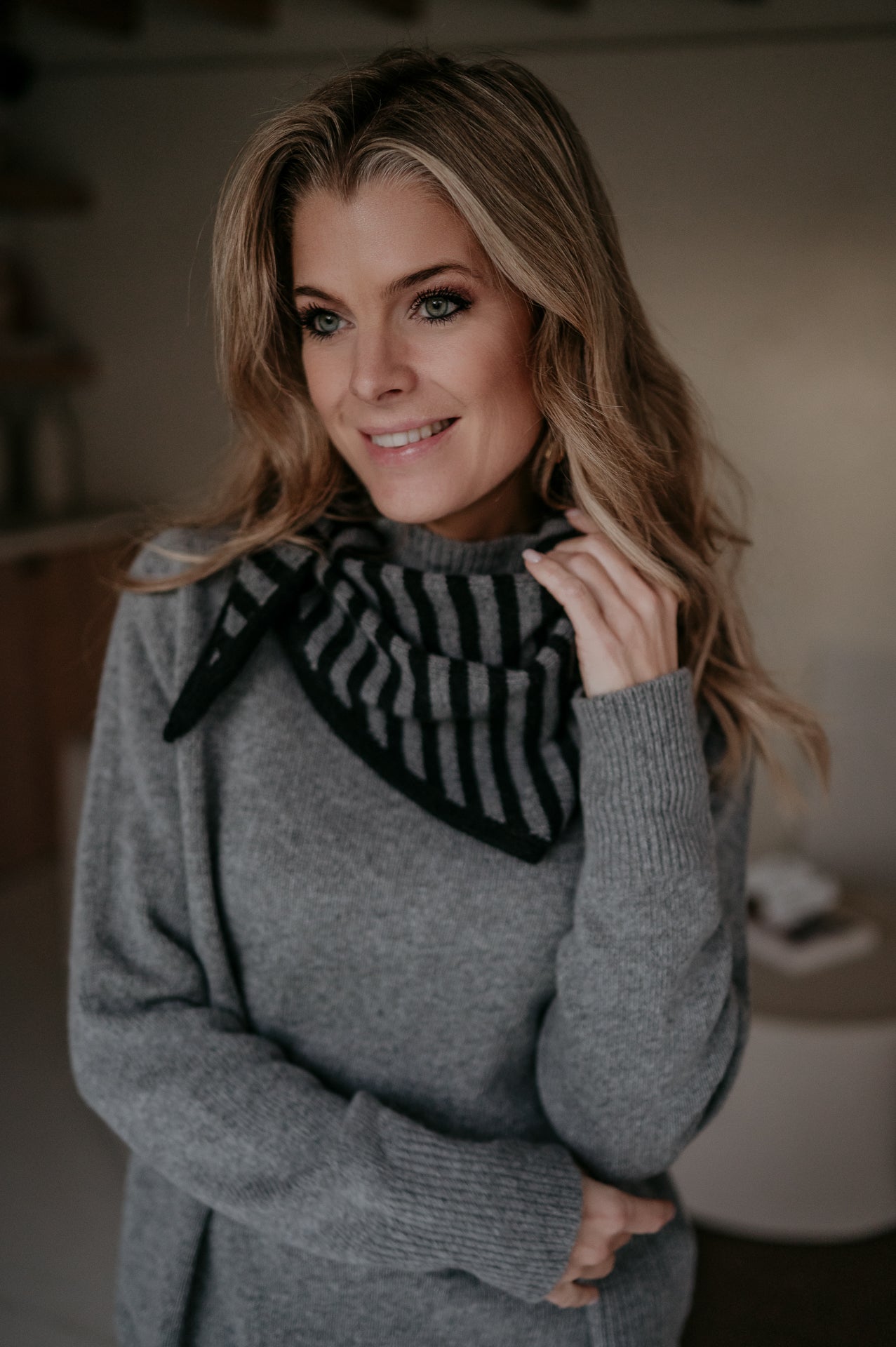 Atture scarf I Black & Grey