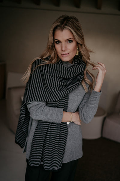 Nedio scarf I Black & Grey