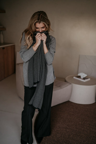 Nedio scarf I Black & Grey