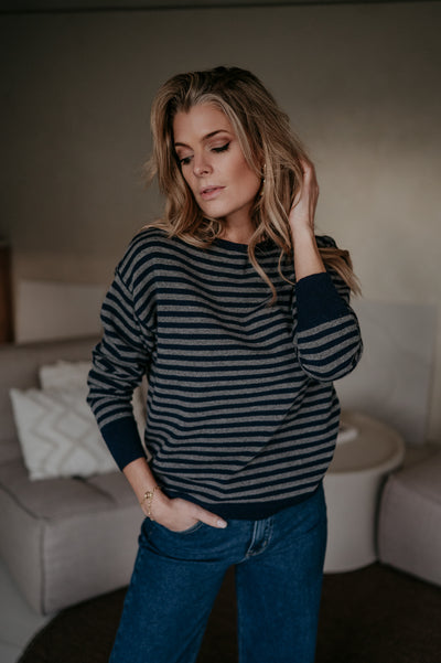 Poleri knit I Navy & Grey