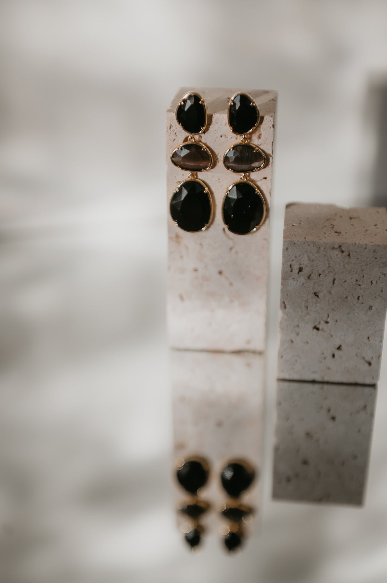 Halea earrings I Black