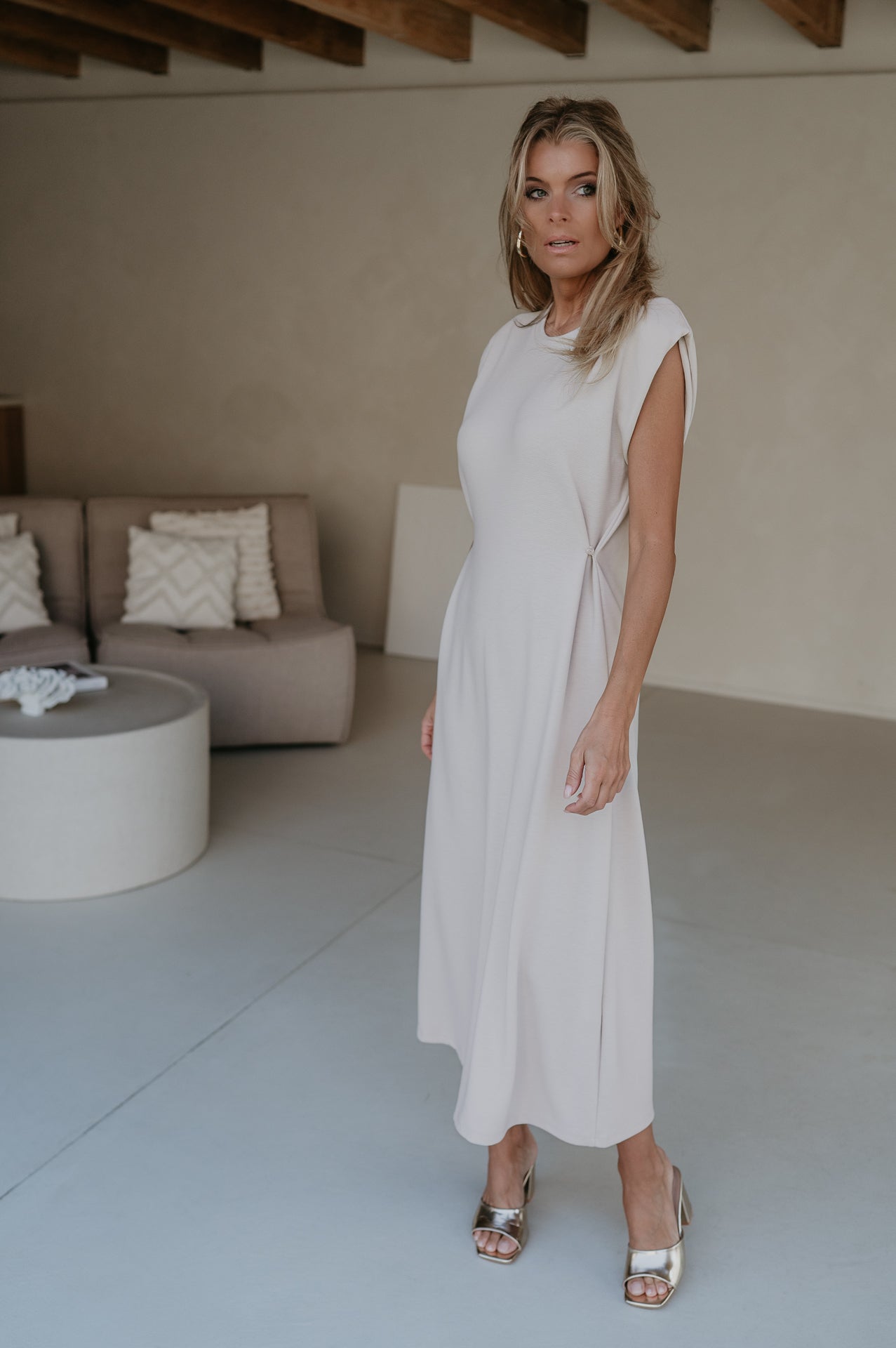 Esitare dress I Beige