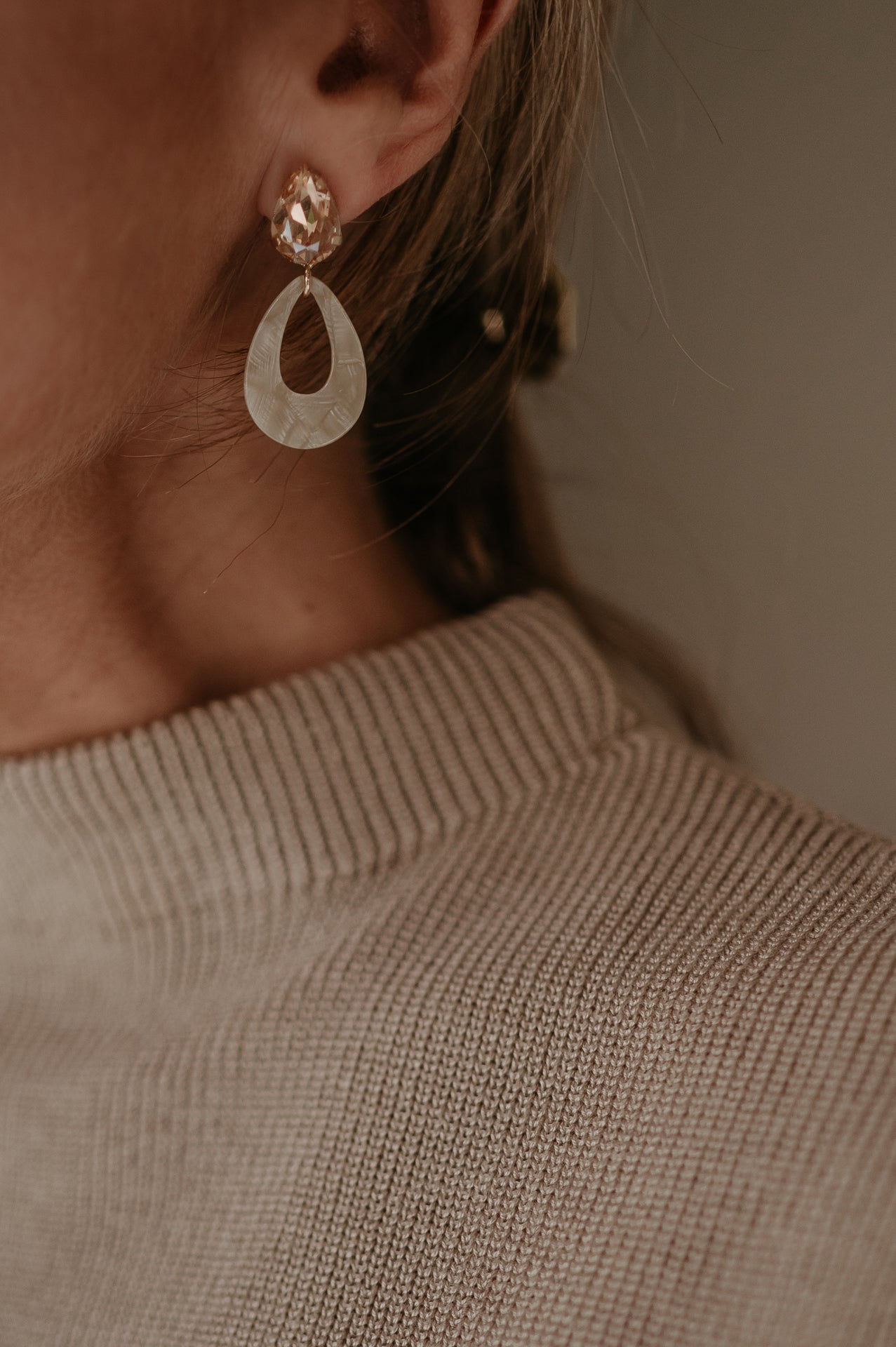 Verme earrings I Beige