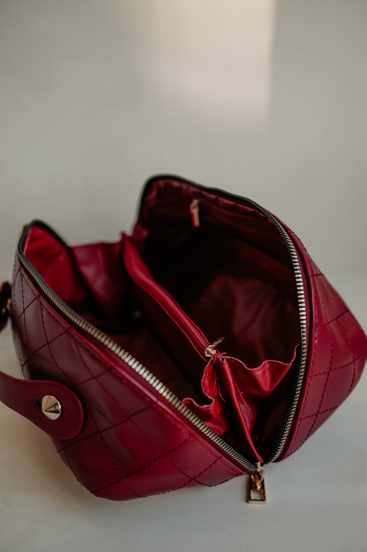 Drivani toiletry bag I Bordeaux - Wild Souls by JV® - Toiletry Bags