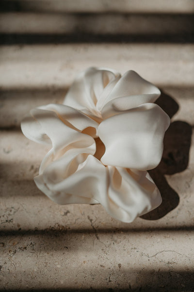 Gemere scrunchie I Ecru - Wild Souls by JV® - Scrunchies