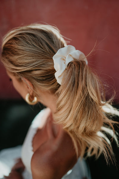 Gemere scrunchie I Ecru - Wild Souls by JV® - Scrunchies