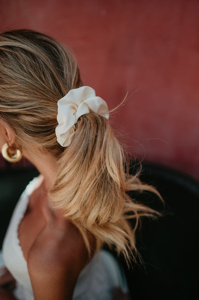 Gemere scrunchie I Ecru - Wild Souls by JV® - Scrunchies