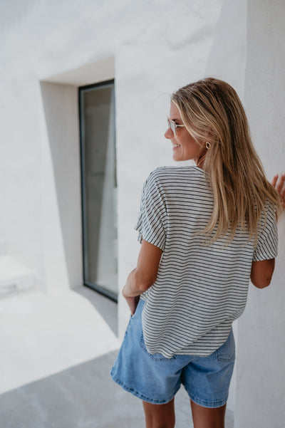 Gocce t-shirt I Striped Blue - Wild Souls by JV® - T-shirts