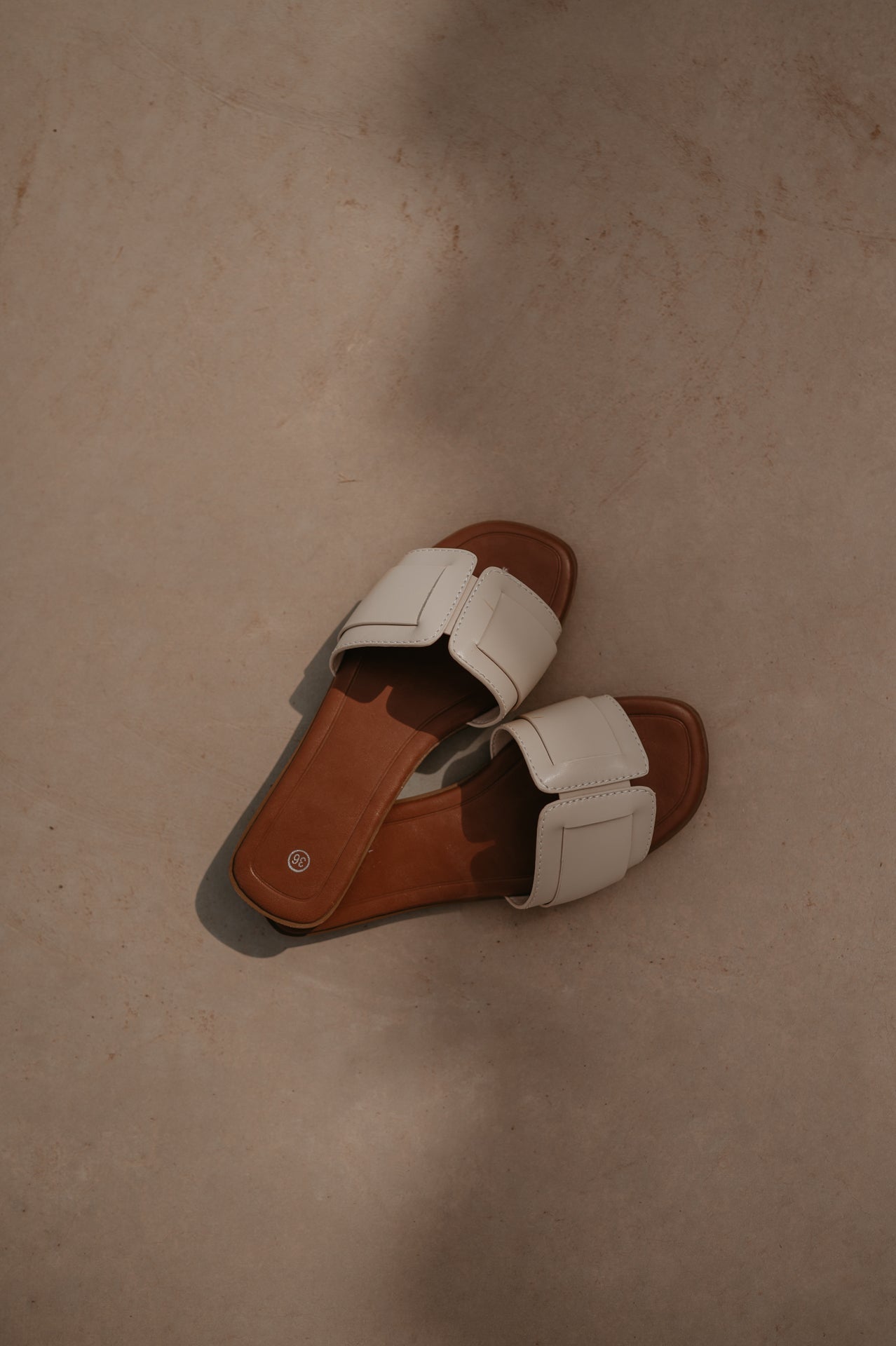 Gridare slippers I Beige - Wild Souls by JV® - Sandals