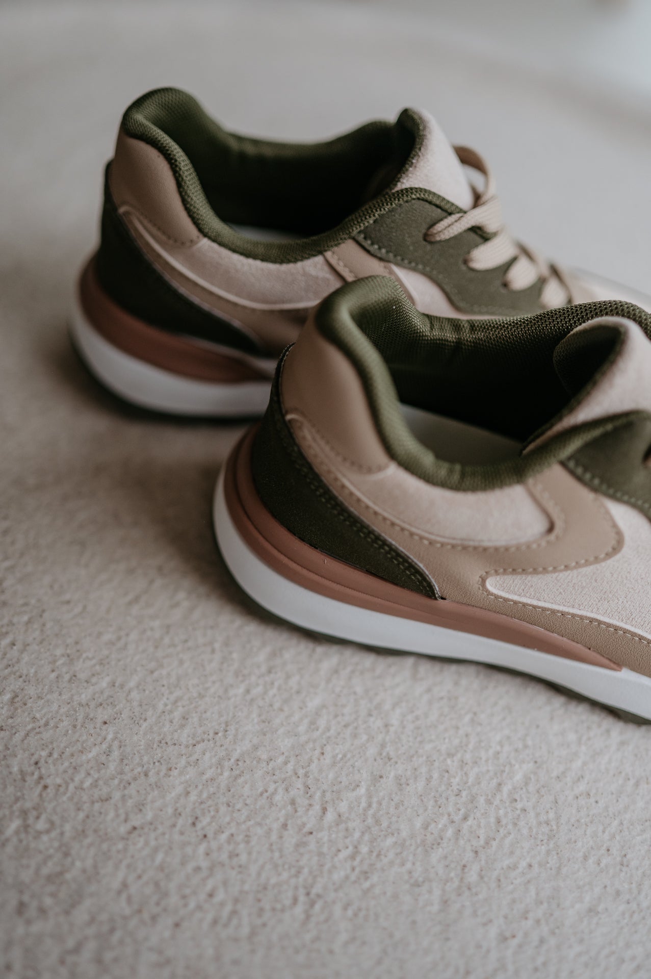 Luccore sneakers I Khaki - Wild Souls by JV® - Sneakers