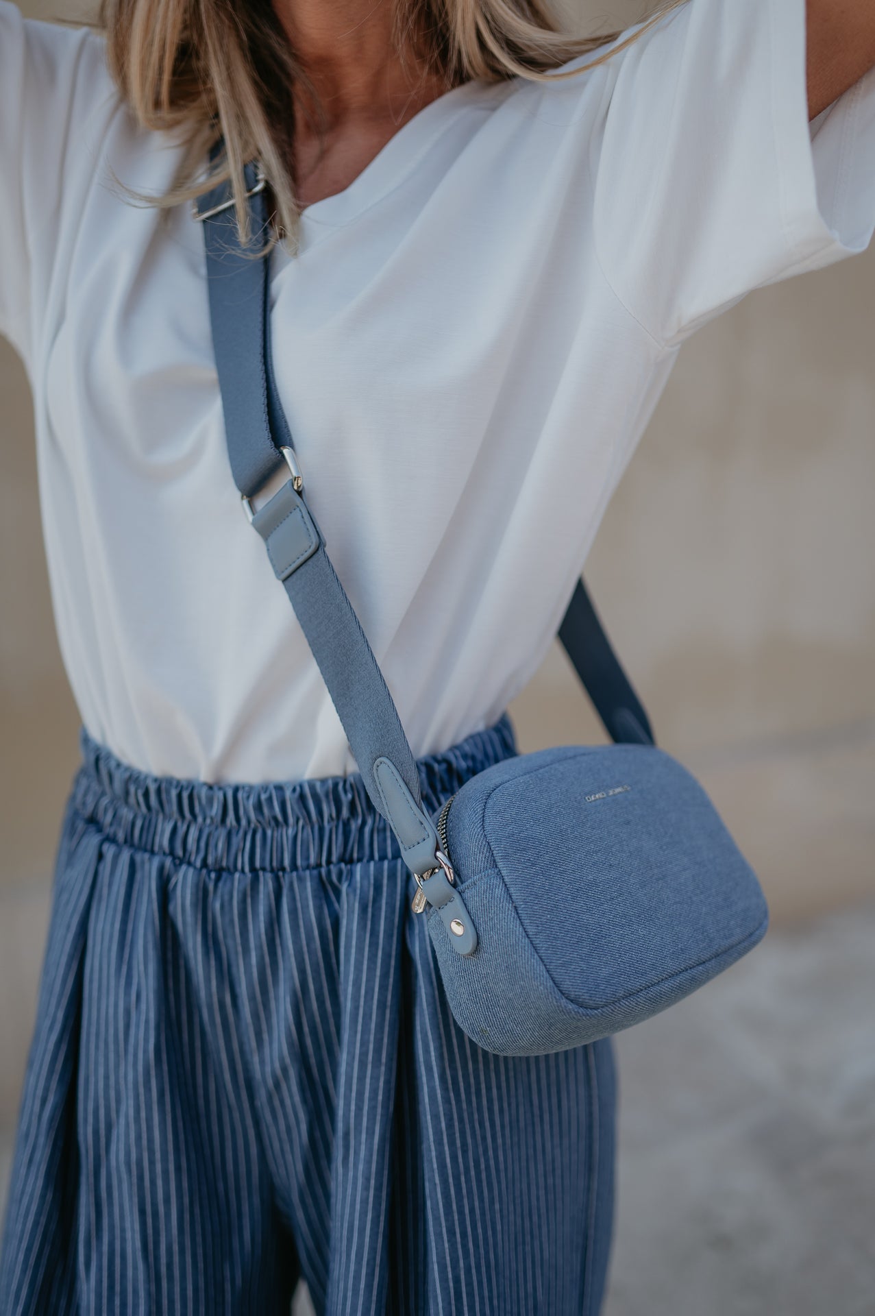 Lucido handbag I Light Blue - Wild Souls by JV® - Handbags