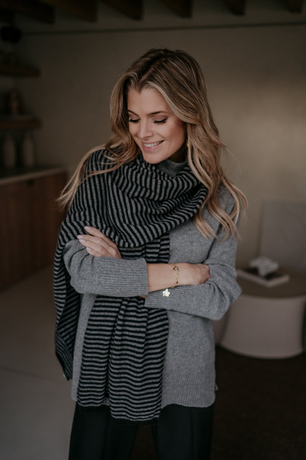 Nedio scarf I Black & Grey - Wild Souls by JV® - Scarfs