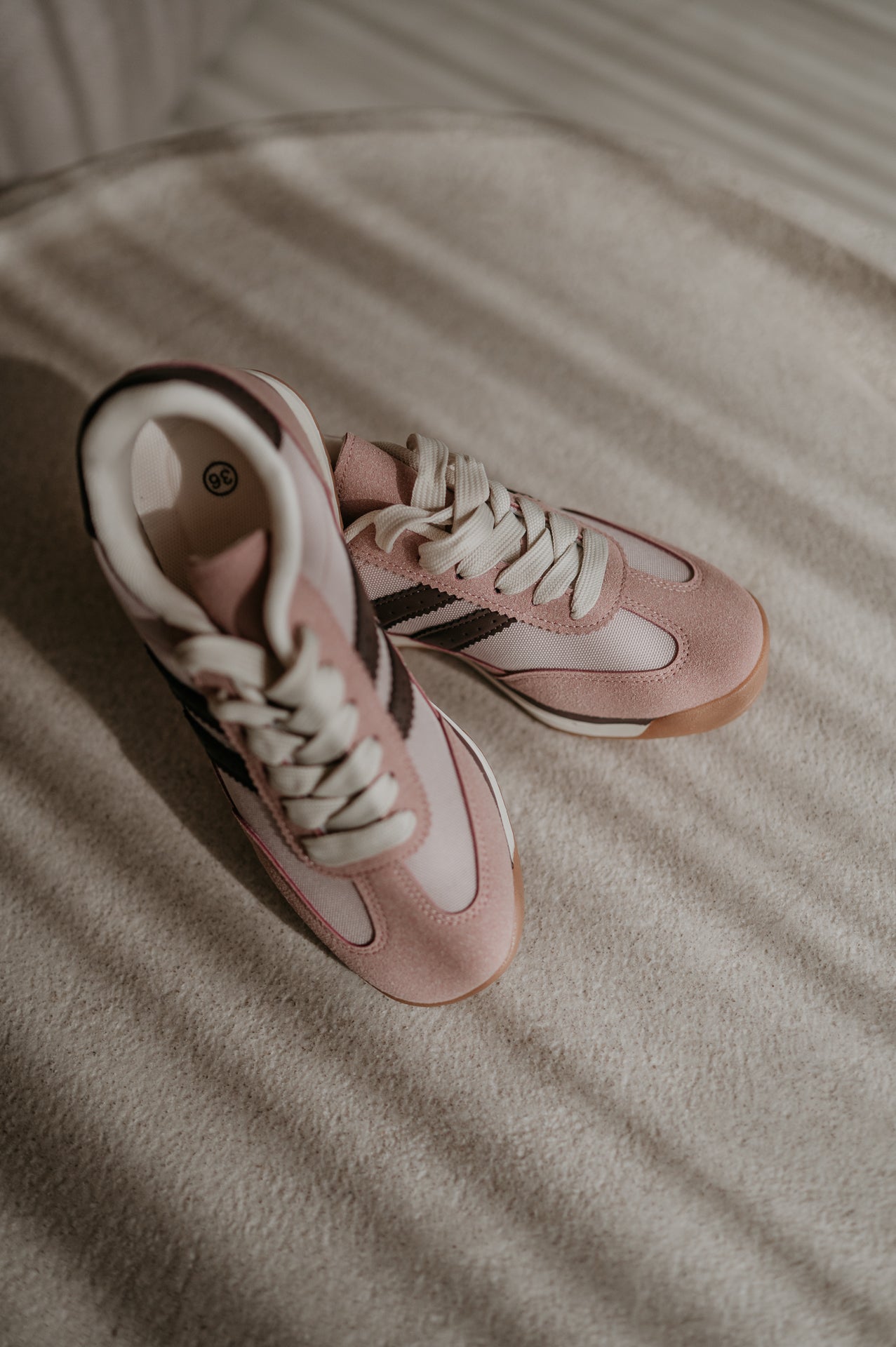 Neve sneakers I Rose - Wild Souls by JV® - Sneakers