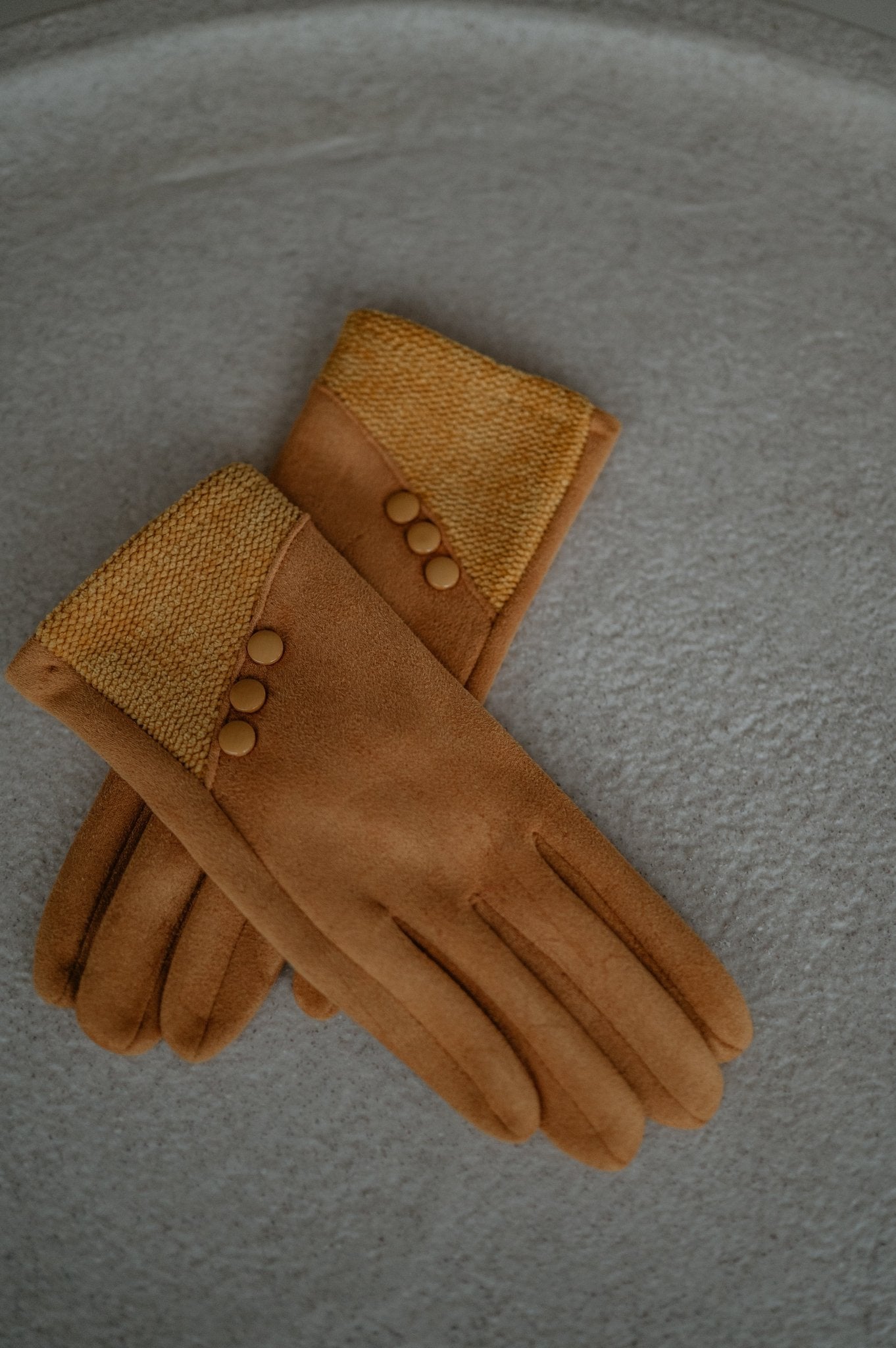 Orsea gloves I Oker - Wild Souls by JV® - Gloves