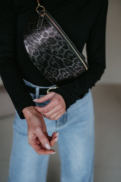 Parlava bumbag I Leopard Black - Wild Souls by JV® - Bumbags