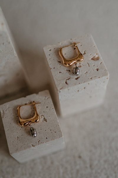 Perplesso earrings I Gold - Wild Souls by JV® - Boots