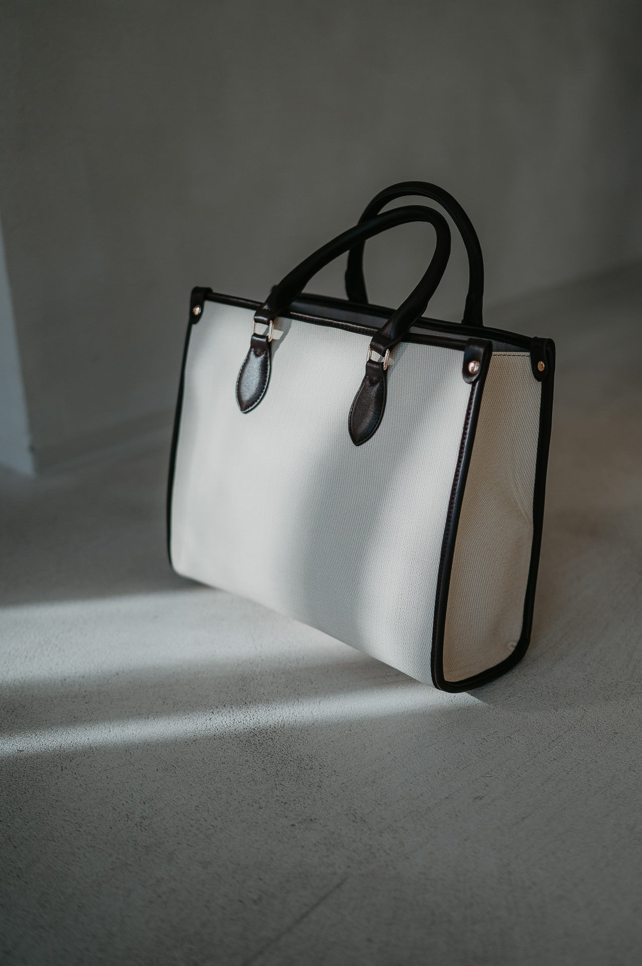 Seguito handbag I Beige - Wild Souls by JV® - Handbags
