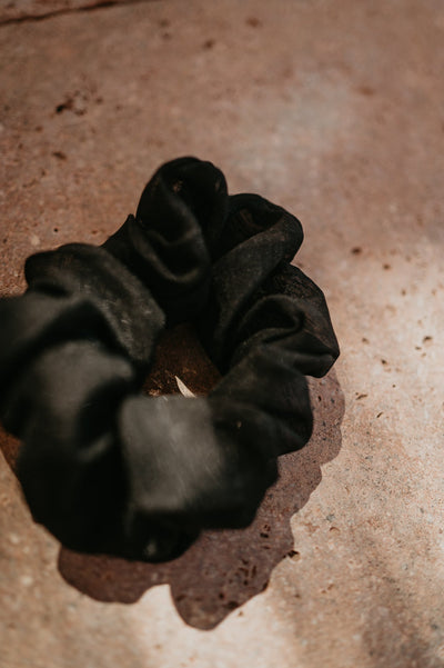 Strazio scrunchie I Black - Wild Souls by JV® - Scrunchies