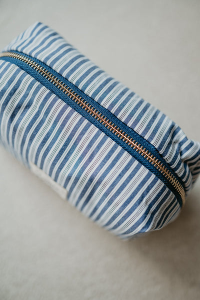Tavolo toiletry bag I Blue - Wild Souls by JV® - Toiletry Bags